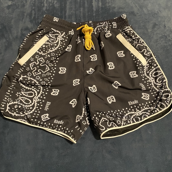 Rhude Black Bandana Print Men's Shorts - Picture 1 of 3